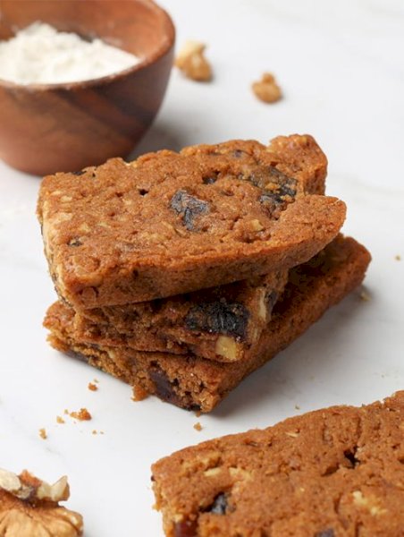 Walnut & Date Bar