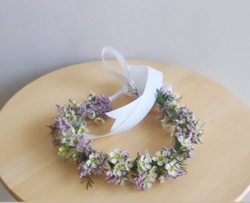Wax Flowers Crown طوق الواكس فلورز