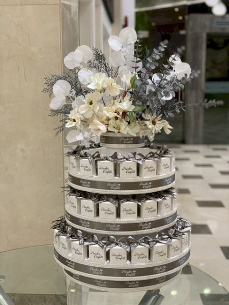 White box, Gray ribbon - 50 boxes