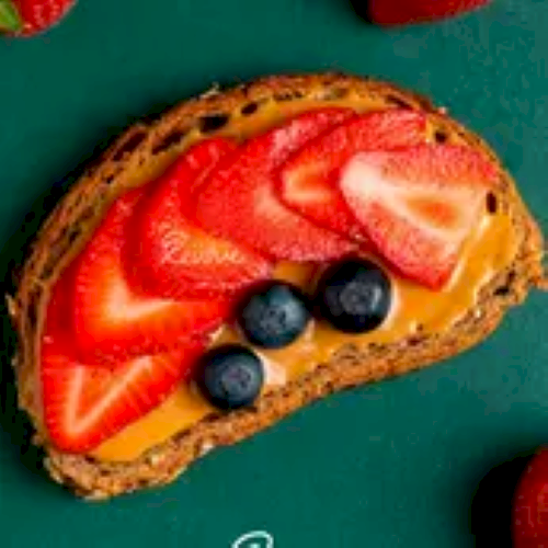 Mix Berries Toast (462 Kcal)
