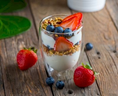 Yoghurt Classic Parfait (394 Kcal)