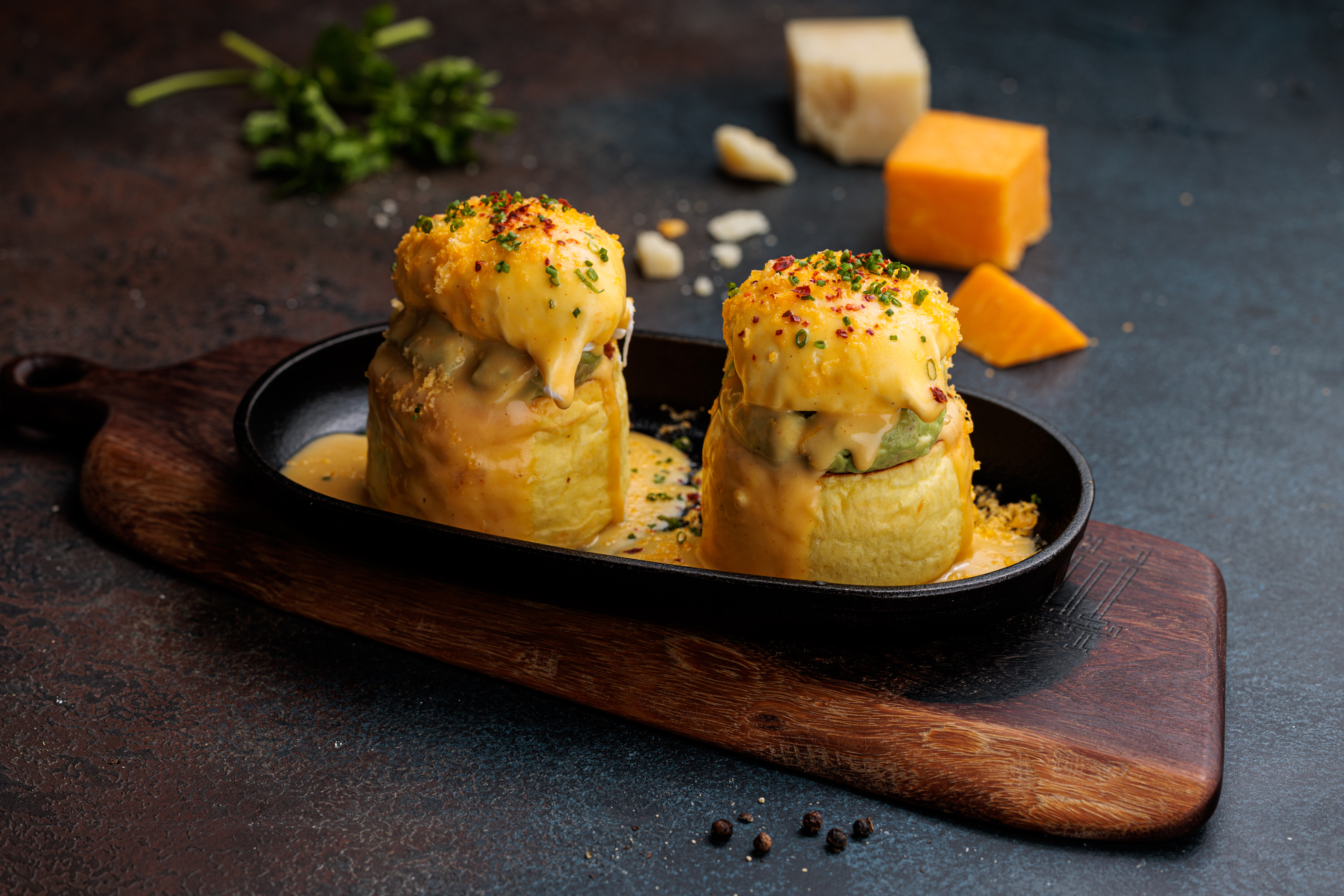 EGG BENEDICT ON TOAST