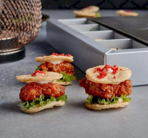 spicy chicken Microbites box ( approx 1.5 hrs delivery time)