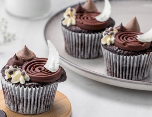 Crunchy Chocolate Cupcake