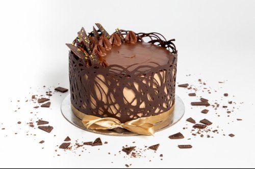 Chocolate crunch cake